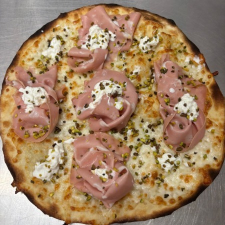 Mortadella, Stracciatella , Granella di Pistacchio